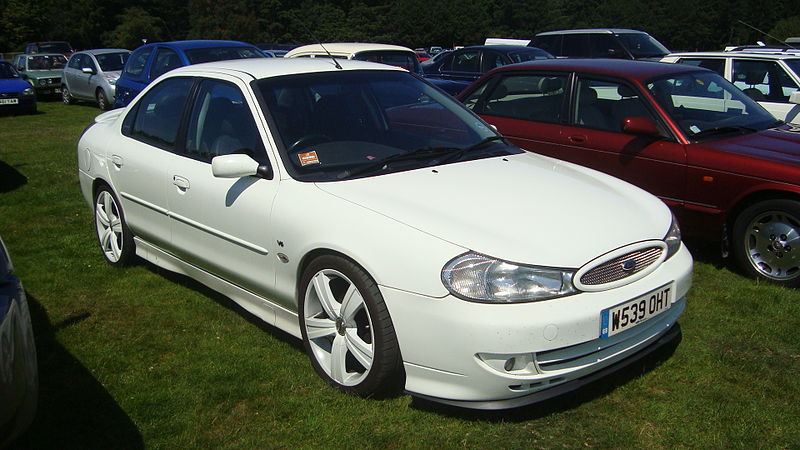 File:2000 Ford Mondeo ST24 Saloon (14036956663).jpg