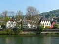 Blick von einem Boot der Rhein-Neckar-Fahrgastschifffahrt auf Heidelberg-Ziegelhausen