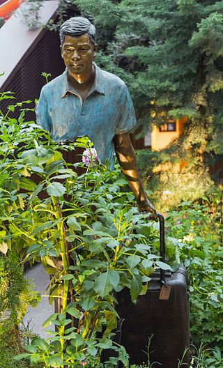 <i>The Travelers</i> (sculptures) Sculptures by Bruno Catalano