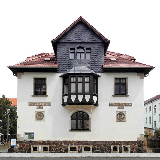 2019 Freital historisches Gebäude von 1093 in der Paul-Büttner-Straße 2