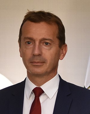 2019 Guillaume Faury (48749918017) (cropped) (cropped).jpg