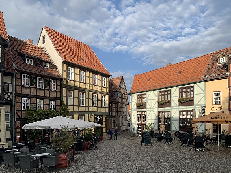 File:2023 Oct - Quedlinburg - Schloßberg Finkenherd - IMG 10.jpg