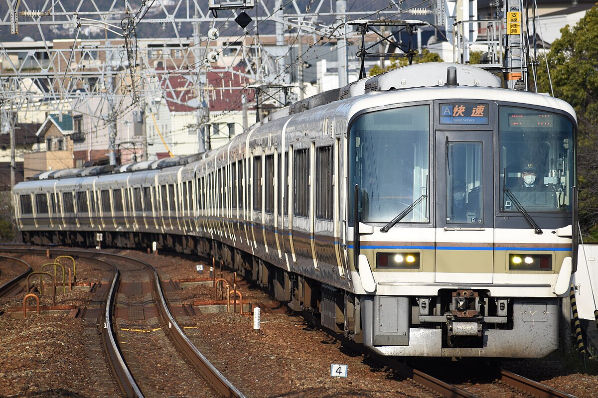 JR西日本221系電車 - Wikipedia