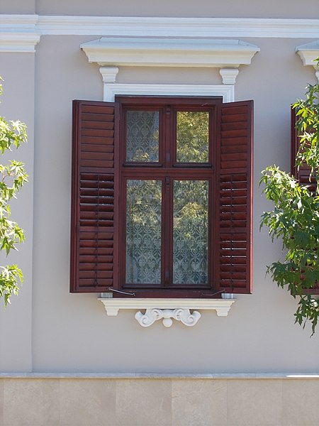 File:40 Ady Endre Street, shutters, 2020 Zalaegerszeg.jpg