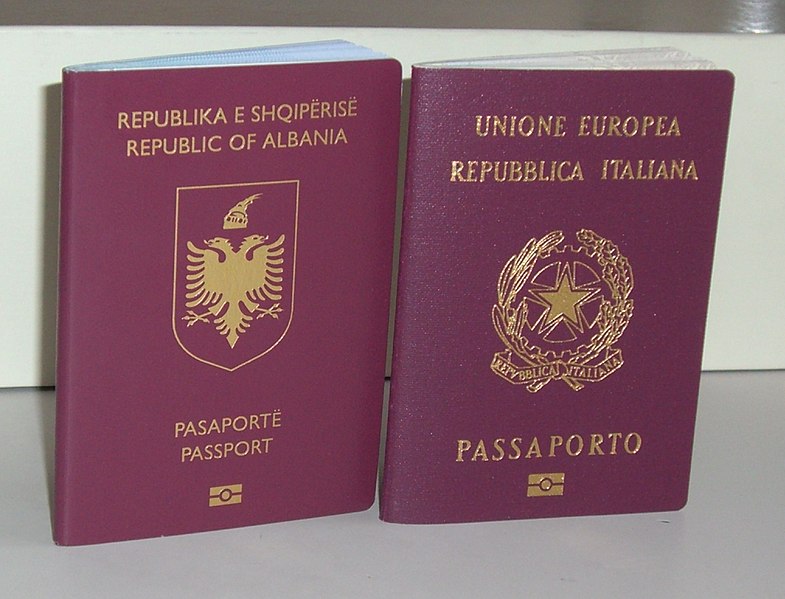 File:Albanian Italian biometric Passport.JPG