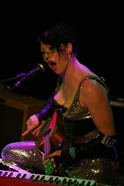 File:Amanda Palmer - Arena Vienna 2011 b32.jpg