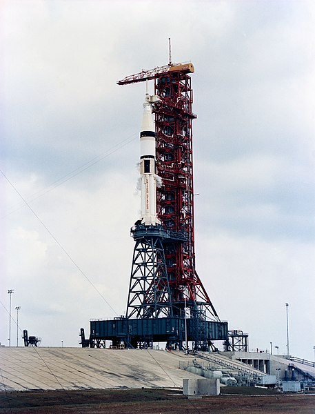 File:An Overall View of Pad B, Launch Complex 39, Kennedy Space Center.jpg