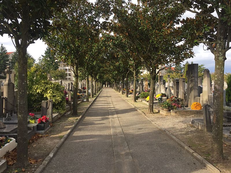 File:Ancien cimetière de la Croix-Rousse - nov 2016 (23).JPG