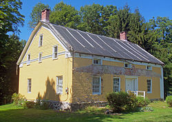 Andries DuBois House, Wallkill, NY 2012.jpg