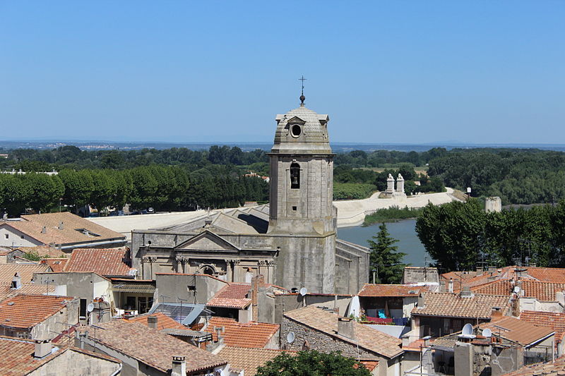 File:Arles - Église Saint-Julien.JPG