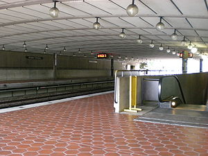 Arlington qabristoni Metro III.jpg