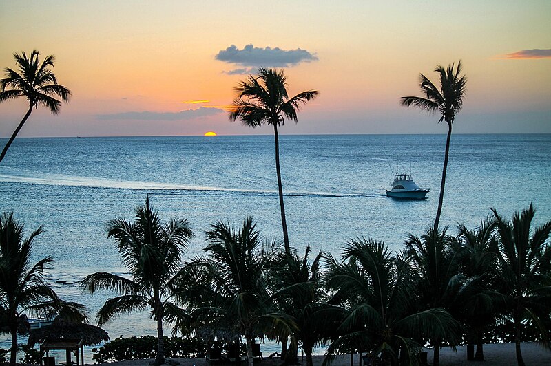 File:Atardecer bayahibe.jpg