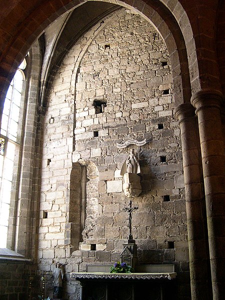 File:Basilique Notre-Dame de Bon-Secours de Guingamp - Guingamp - Côtes-d'Armor - France - Mérimée PA00089179 (8).jpg