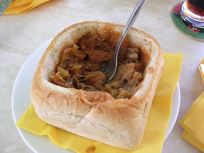 File:Bigos in Kraków (Rynek Główny).jpg