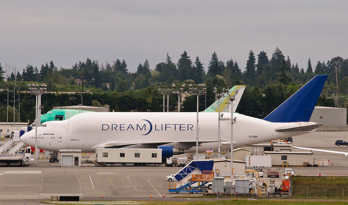 File:Boeing DreamLifter - N718BA (7987018101).jpg - Wikimedia Commons.