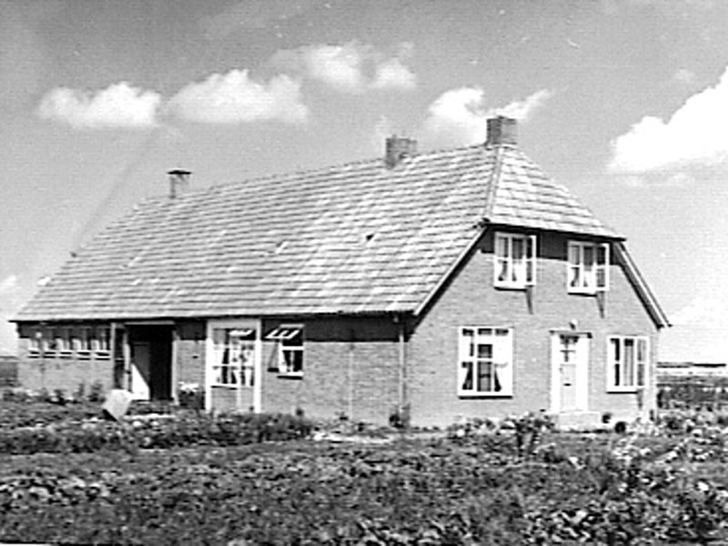 File:Boerderij 12 HA 8611 coll. dir. Wieringermeer - Marknesse - 20498360 - RCE.jpg