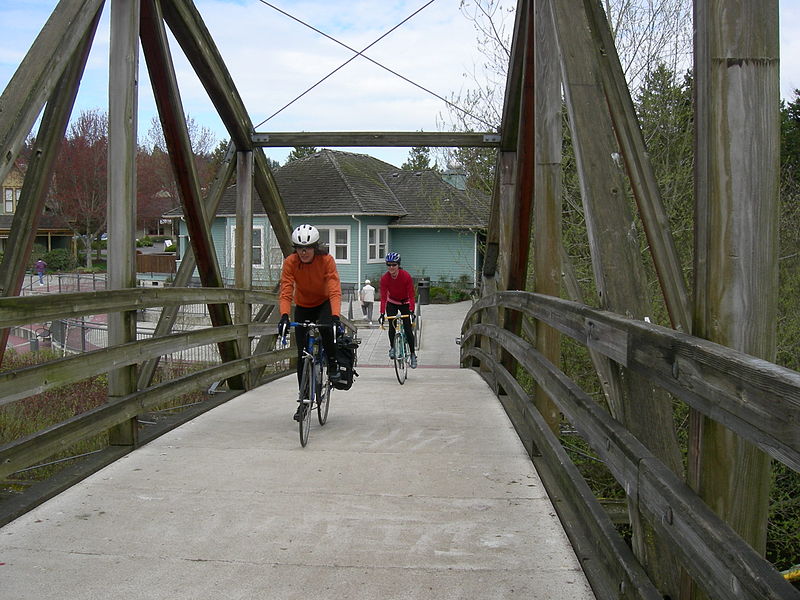 File:Bothell Landing bridge 01.jpg