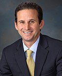 Brian Schatz, officieel portret, 113e congres (bijgesneden).jpg