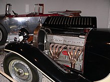 Engine block and chassis details of a Bugatti Type 46 Bugatti Type 46 1930 Martigny-p1030717.jpg