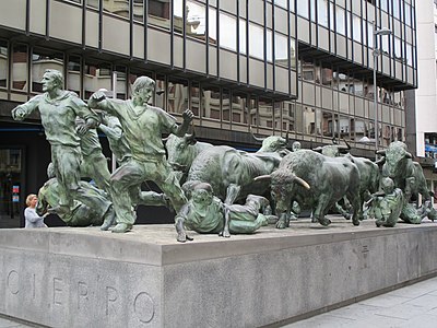 Monument voor de Encierro, 1994, uitbreiding in 2007.