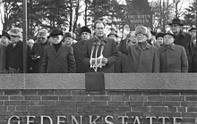 Speech at the 1951 Memorial to the Socialists commemorating Rosa Luxemburg, with Honecker, Mielke, and other high-ranking GDR leaders, January 1989 Bundesarchiv Bild 183-1989-0115-011, Berlin-Friedrichsfelde, Gedenkstatte.jpg