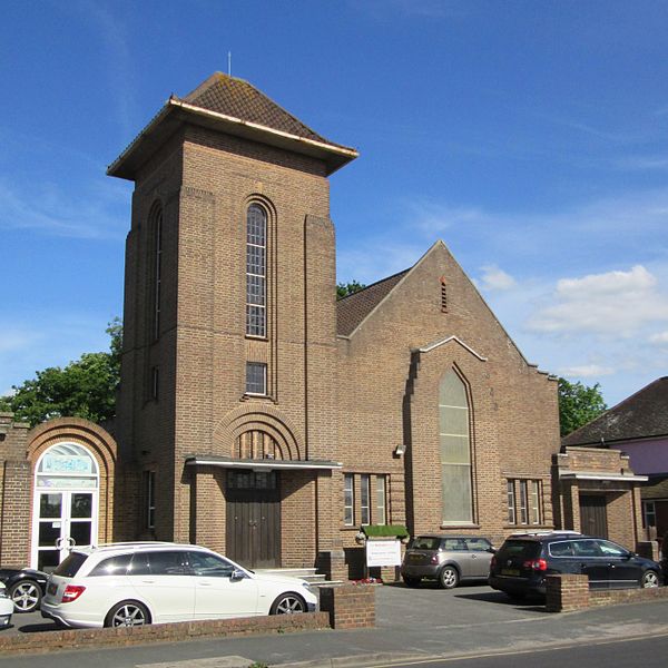 File:Byfleet Methodist Church, Rectory Lane, Byfleet (June 2015) (1).JPG