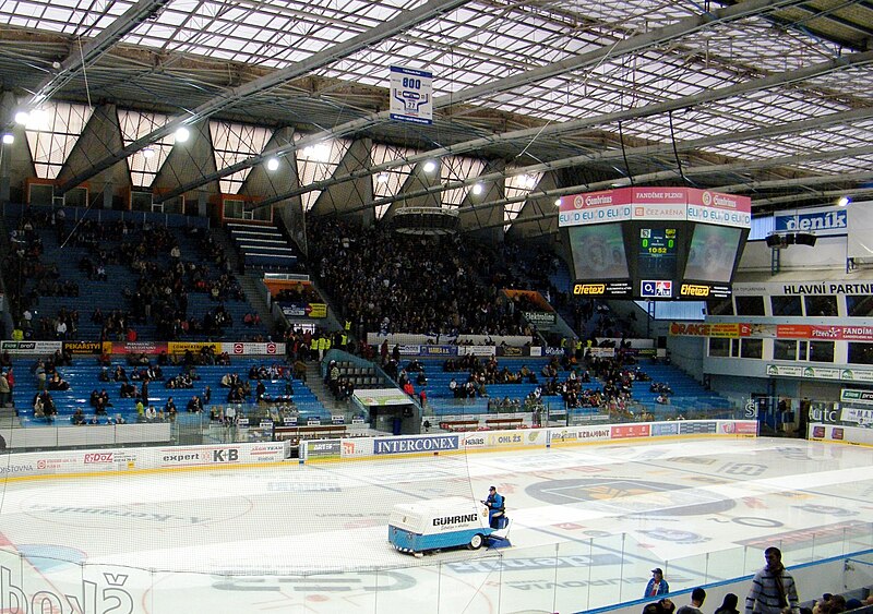 File:CEZ Arena Plzen.jpg