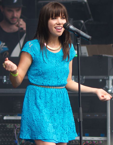 File:Carly Rae Jepsen at BSOMF (cropped).jpg