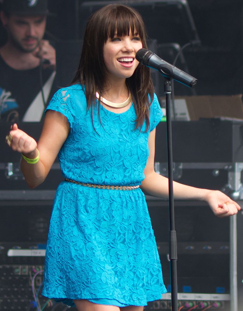 Carly Rae Jepsen at BSOMF (cropped).jpg