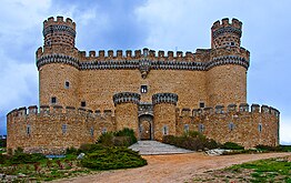 Castillo de Manzanares el Real, con sus saeteras cruciformes.