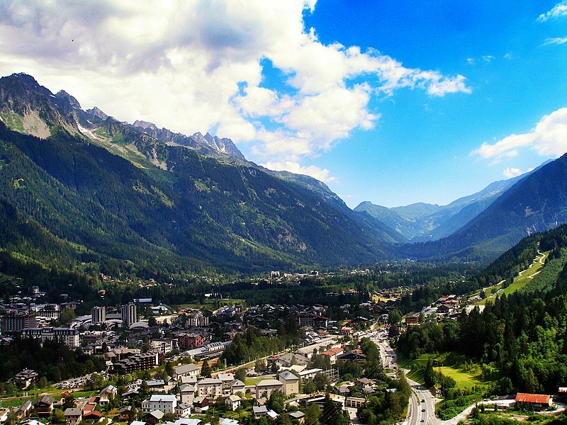 File:Chamonix - panoramio (7).jpg