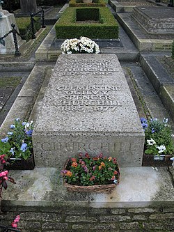 Churchill's grave - geograph.org.uk - 1082097.jpg