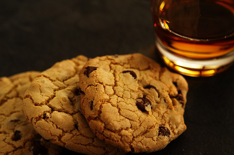 File:Cookies and whiskey 2 (14216529396).jpg