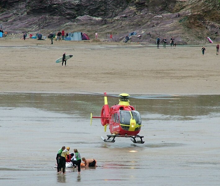 File:Cornwall air ambulance - beach landing - August 2008.jpg