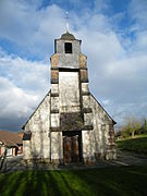 Clocher de l'église au centre du village.