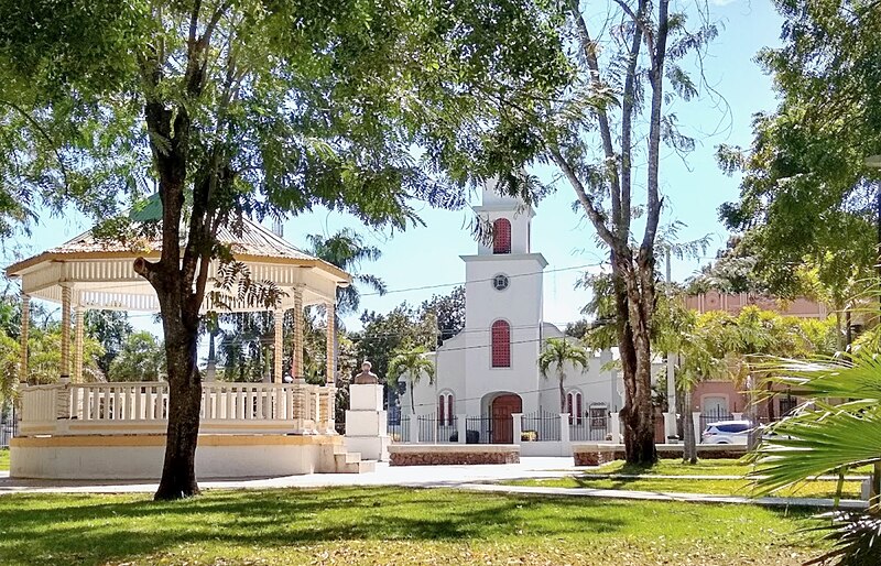 File:Dajabon Dominican Republic Church.jpg