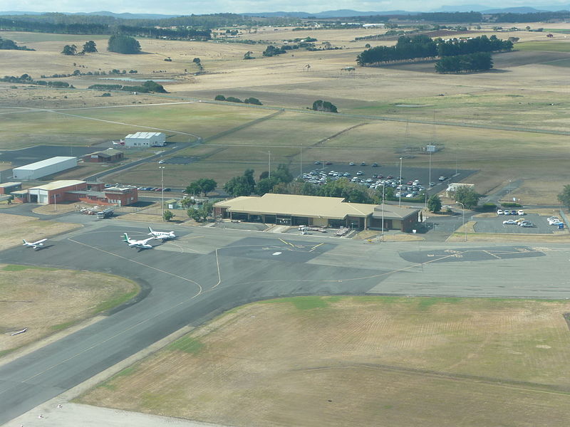 File:Devonport Airport aerial2.JPG