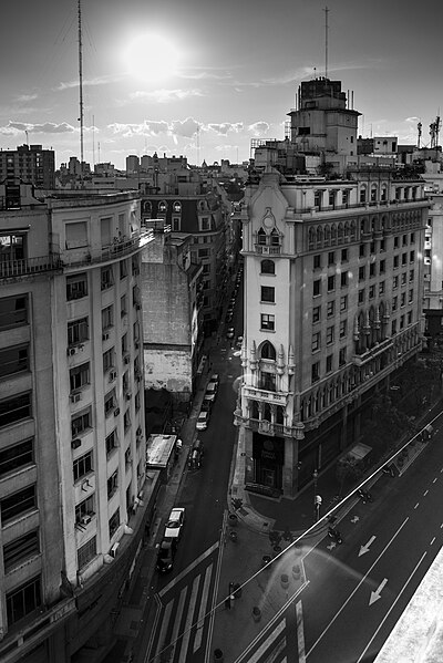 File:Diagonal intersection at Buenos Aires.jpg