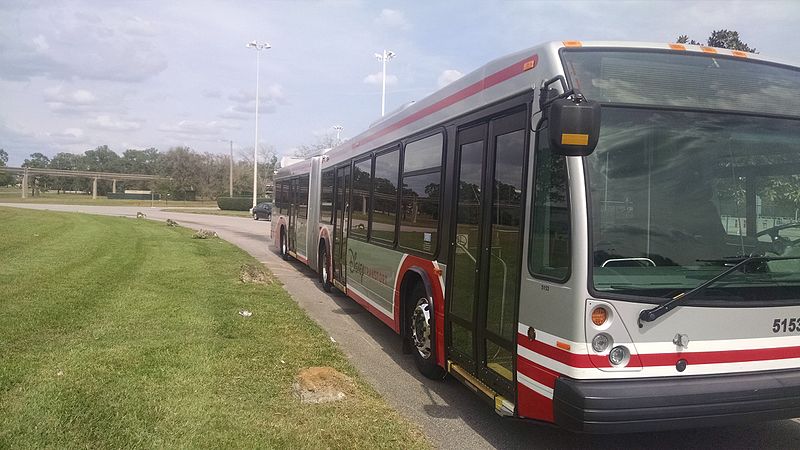 File:Disney articulated bus (25763843892).jpg