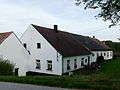 Čeština: Dům čp. 3 ve vsi Dlouhá v okrese Český Krumlov, Jihočeský kraj. English: House No 3 in the village of Dlouhá, Český Krumlov District, South Bohemian Region, Czech Republic.