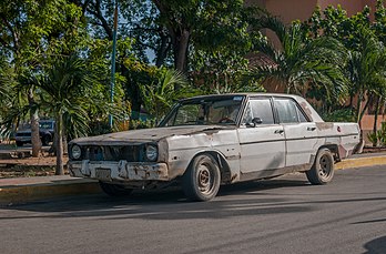 Une Dodge Dart de 1972 sur l’île Margarita au Venezuela. (définition réelle 3 947 × 2 592)