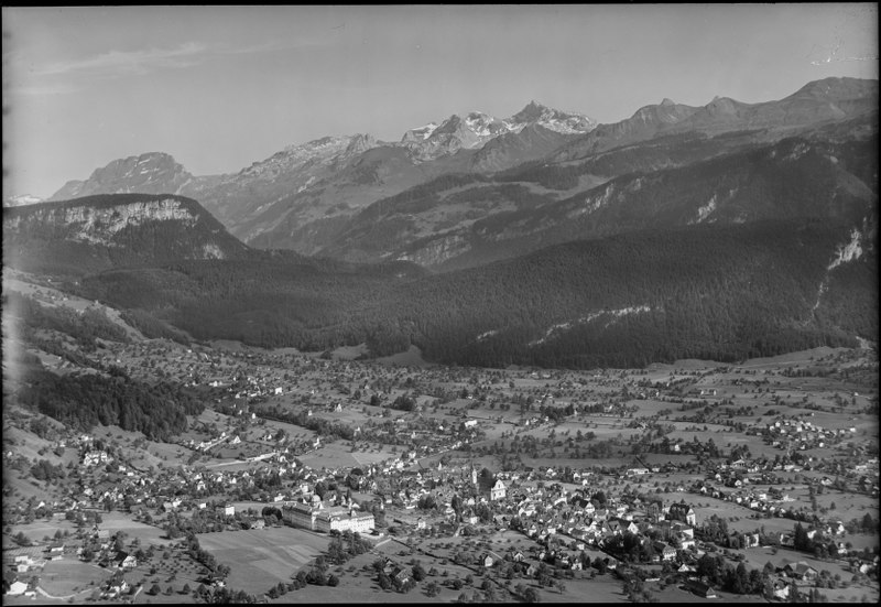 File:ETH-BIB-Schwyz mit Alpen-LBS H1-015418.tif