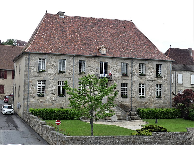 File:Felletin mairie (2).jpg