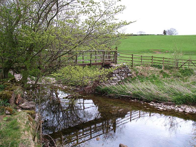 File:Footbridge over Scandal Beck - geograph.org.uk - 1839926.jpg