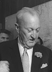 El ex senador de Connecticut William Benton.jpg