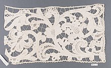 Fragment of Milanese bobbin lace, dating from the 17th century Fragment MET DP16235 88.2.17.jpg