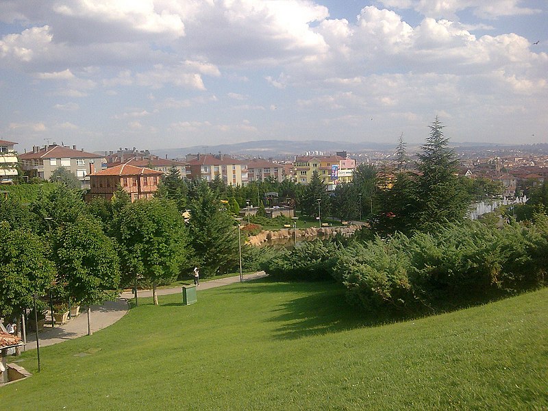 File:Gökçek Park.jpg