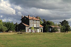 Widok na stację Pradelles, przekształconą w 2011 r. na pętlę rowerowo-kolejową.