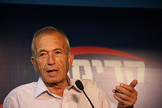 <span class="mw-page-title-main">Gideon Ezra</span> Israeli politician