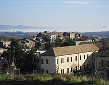 Rione Pioppi (terra vecchia), primo borgo di Girifalco che il Barrio descrisse, nel 1571, come Girifarcum Castellum.